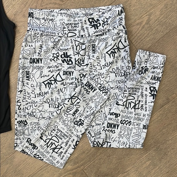 Nike Black Tank Top and DKNY Graffiti Leggings Set - Picture 4 of 9